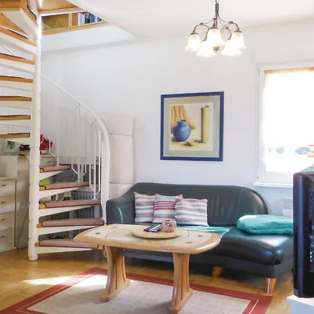 1 Bedroom Gorgeous In Eibenstock Ot Carlsfel בית נופש
